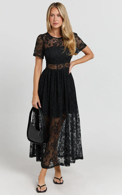 Leon Midi Dress - Short Sleeve Dress in Black