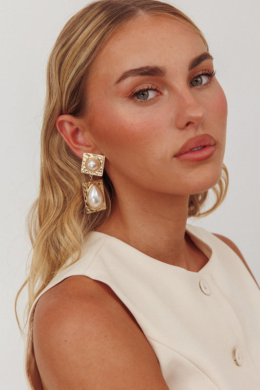 Chloe Hammered Drop Earrings Gold/Pearl
